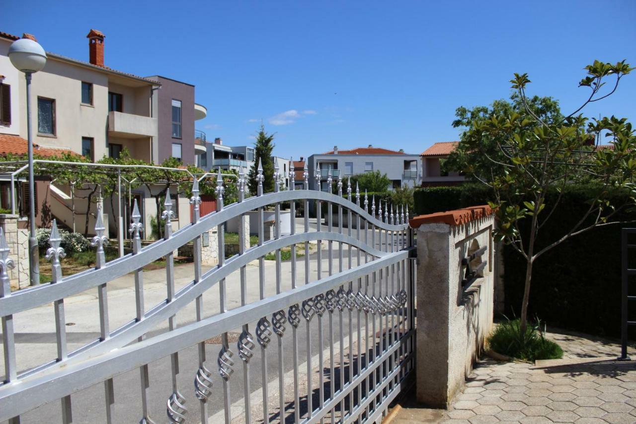 Apartments Katarina Vinkuran Exterior foto